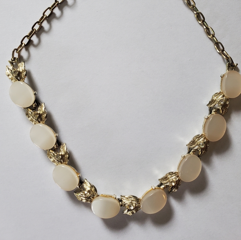 Coro Moonglow Thermoset Necklace